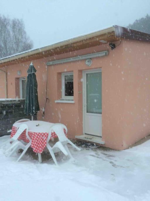 Le Coin Tranquille Au Pied Du Puy De Dome Apartman Pontgibaud Kültér fotó